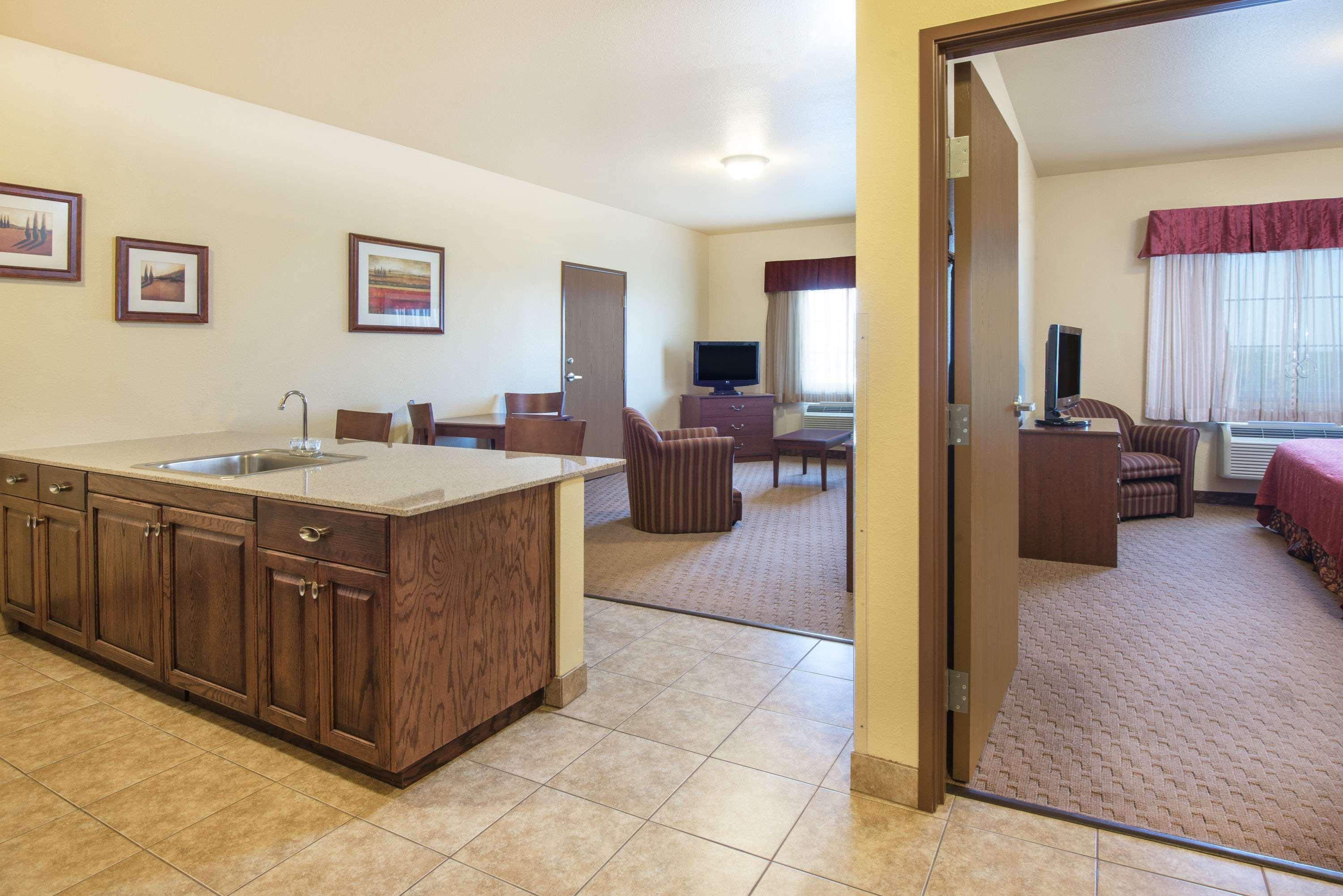 Days Inn By Wyndham Ellis Exterior foto
